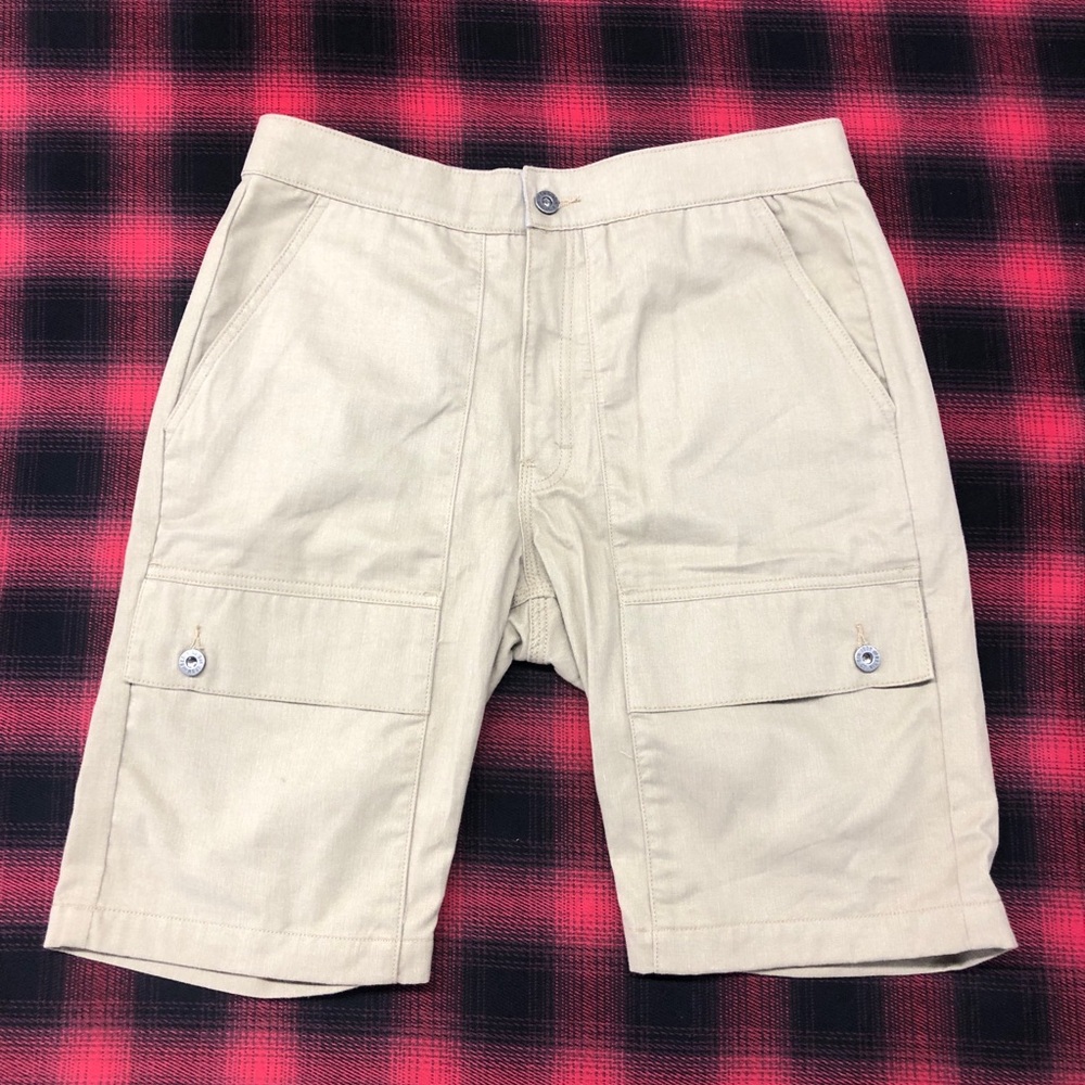Iron and Resin Shorts Size 32 New